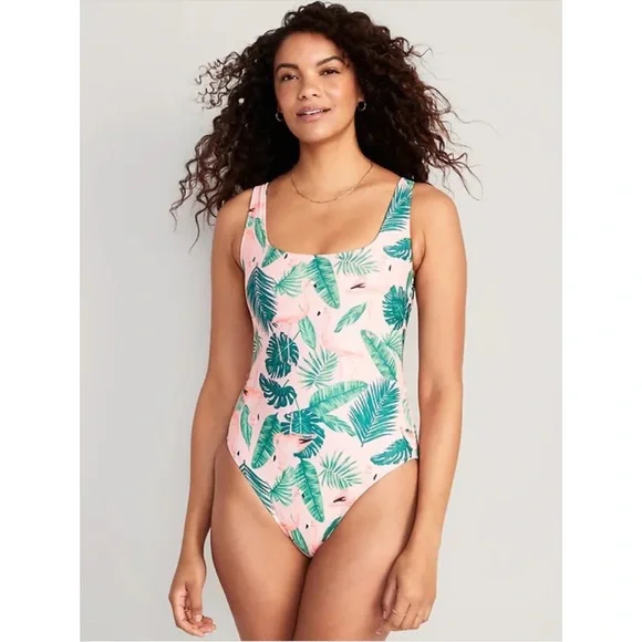 NWT Old Navy Twist-Back Cutout One-Piece Swimsuit - Picture 3 of 5